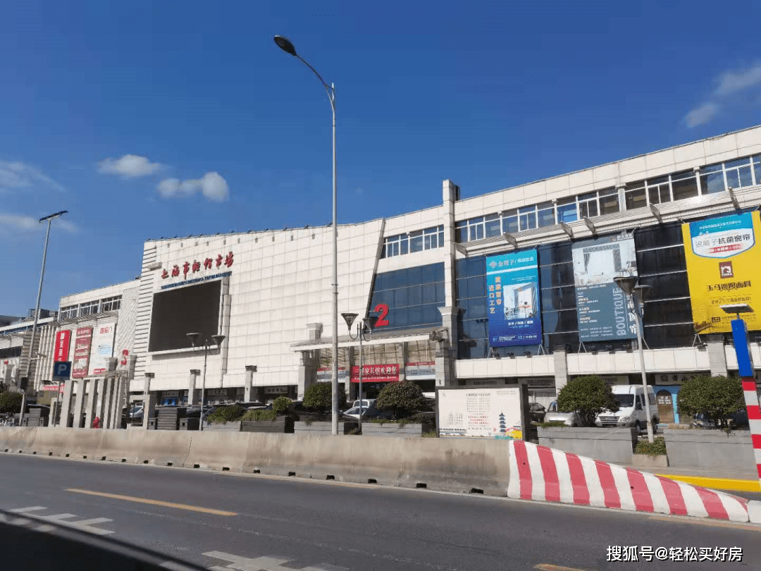 江桥百货批发市场，繁荣商贸的脉搏